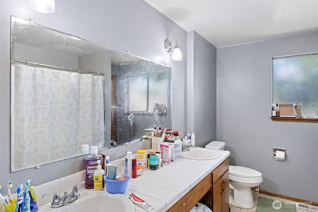 216 S 173rd Place, Burien, WA 98148