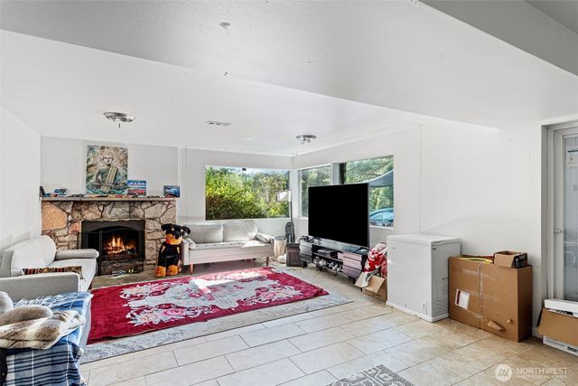 216 S 173rd Place, Burien, WA 98148