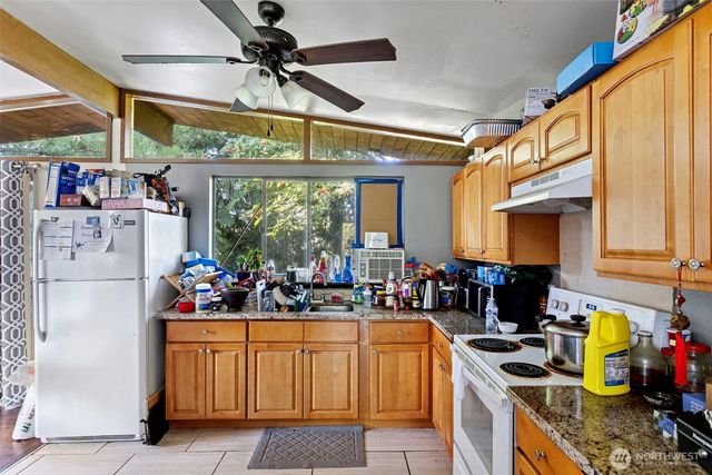 216 S 173rd Place, Burien, WA 98148