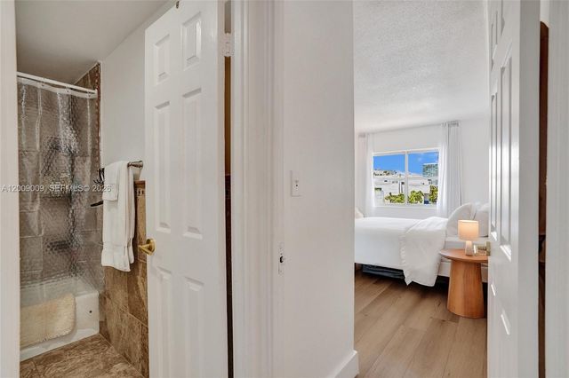 400 Kings Point Dr 418, Sunny Isles Beach, FL 33160