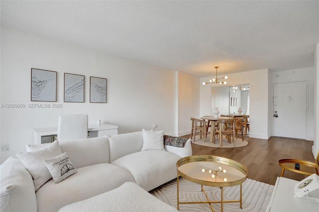 400 Kings Point Dr 418, Sunny Isles Beach, FL 33160