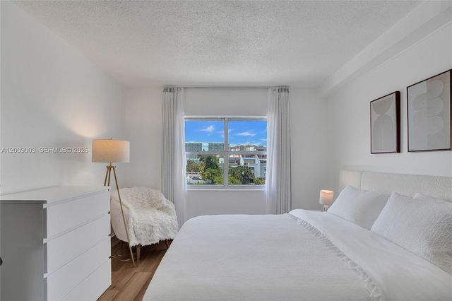 400 Kings Point Dr 418, Sunny Isles Beach, FL 33160