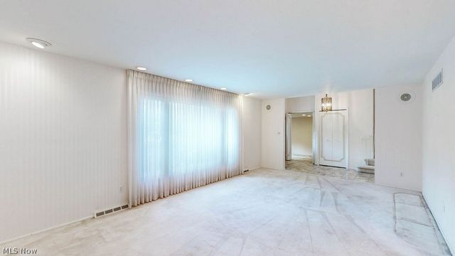 25451 Hilltop Drive, Beachwood, OH 44122