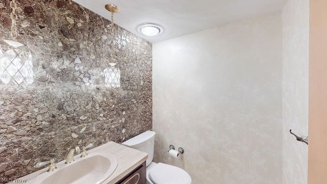25451 Hilltop Drive, Beachwood, OH 44122