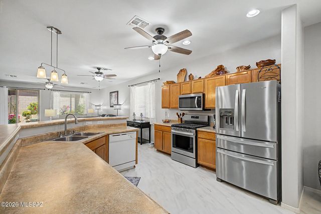 13898 N Swift Spear Drive, Marana, AZ 85658
