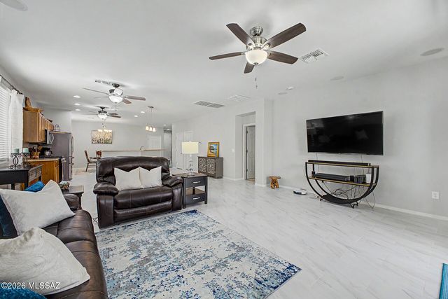 13898 N Swift Spear Drive, Marana, AZ 85658