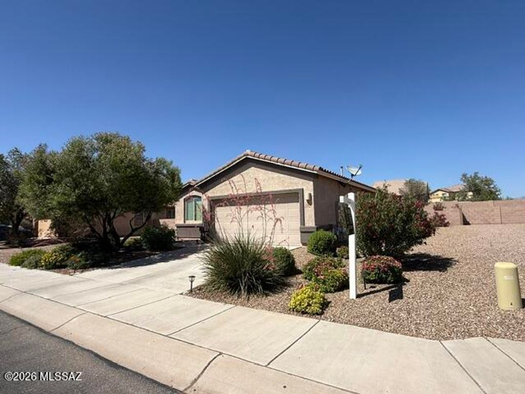 13898 N Swift Spear Drive, Marana, AZ 85658