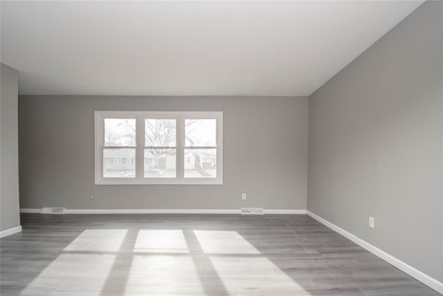 195 Gray Avenue, Waukee, IA 50263