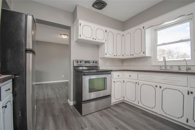 195 Gray Avenue, Waukee, IA 50263