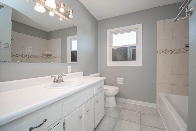 195 Gray Avenue, Waukee, IA 50263