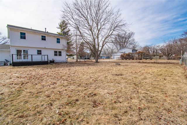 195 Gray Avenue, Waukee, IA 50263