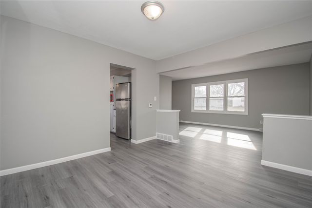 195 Gray Avenue, Waukee, IA 50263