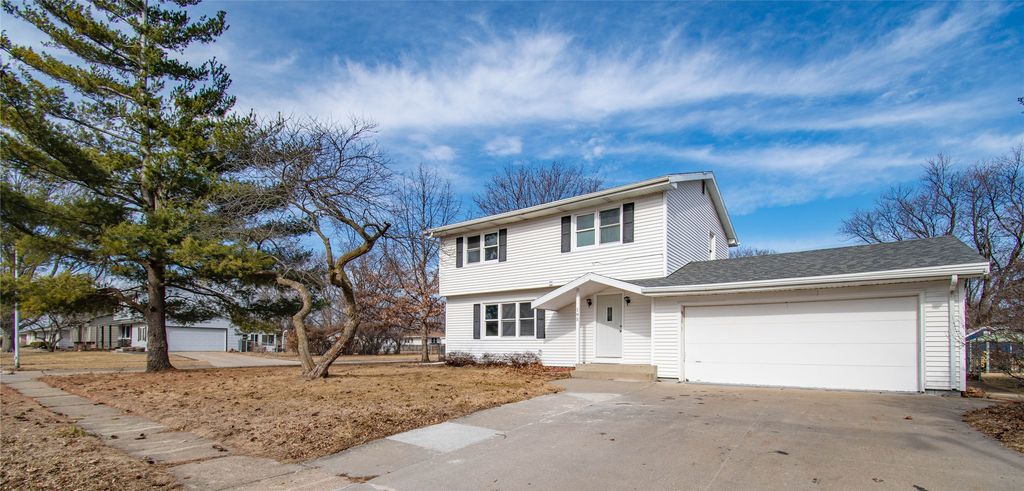 195 Gray Avenue, Waukee, IA 50263