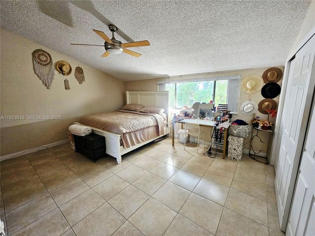 8401 W Sample Rd 10, Coral Springs, FL 33065