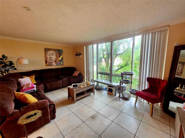 8401 W Sample Rd 10, Coral Springs, FL 33065