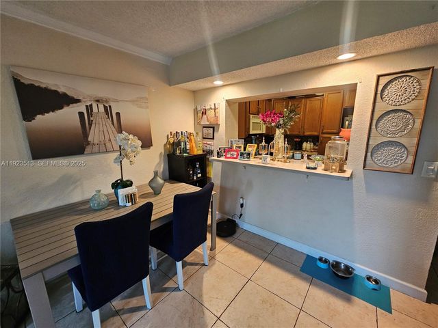 8401 W Sample Rd 10, Coral Springs, FL 33065