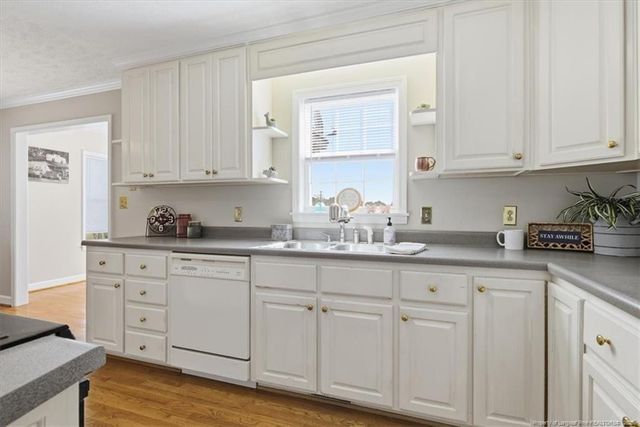 1594 Carroll Store Road, Autryville, NC 28318