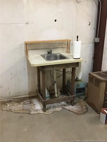 1594 Carroll Store Road, Autryville, NC 28318