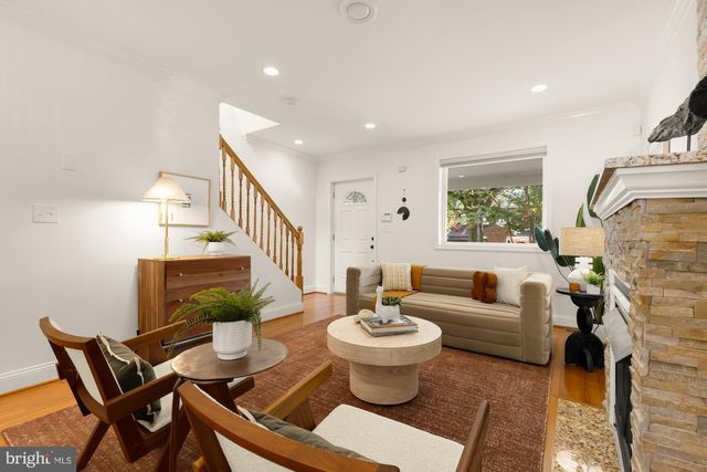 320 19TH ST NE, Washington, DC 20002