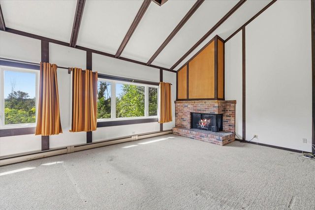 7475 Brookhaven DRIVE, West Bend, WI 53090