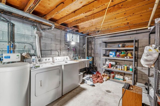 7475 Brookhaven DRIVE, West Bend, WI 53090