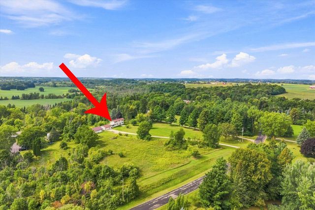 7475 Brookhaven DRIVE, West Bend, WI 53090