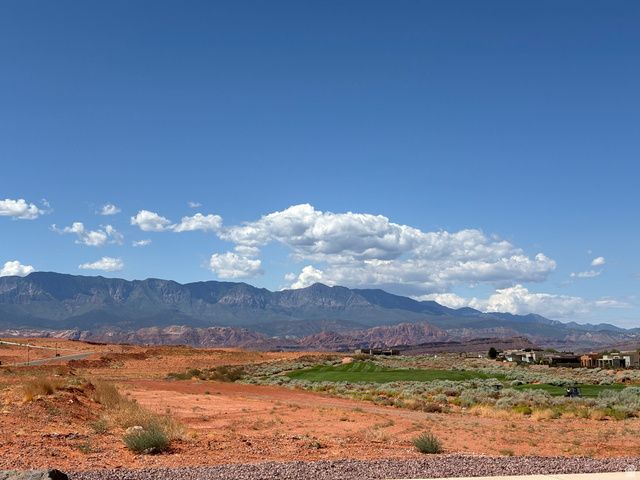 5294 W 3200 S, Hurricane, UT 84737