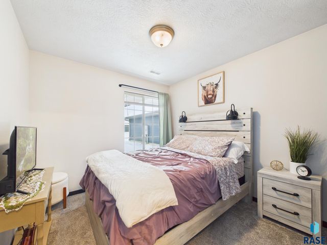 9418 W Gert St Street, Sioux Falls, SD 57106