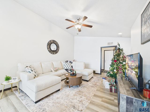 9418 W Gert St Street, Sioux Falls, SD 57106