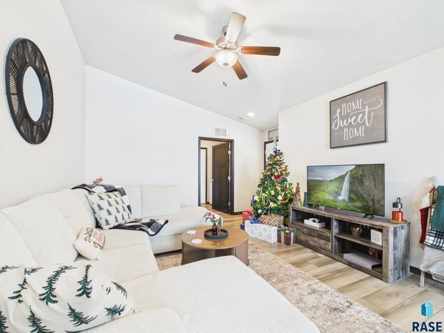 9418 W Gert St Street, Sioux Falls, SD 57106