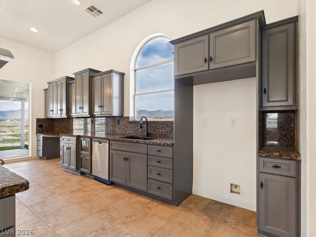 460 East Hickory Street, Pahrump, NV 89048