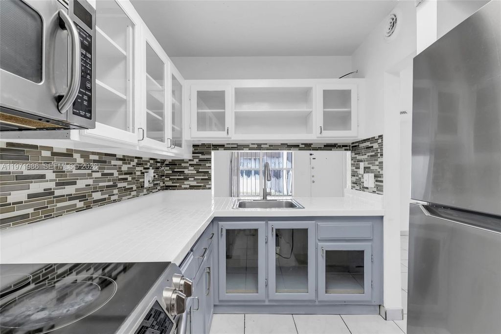 15348 SW 72nd St 23-12, Miami, FL 33193