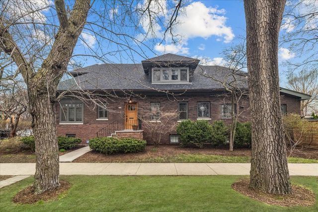 2087 W Greenleaf Avenue, Chicago, IL 60645