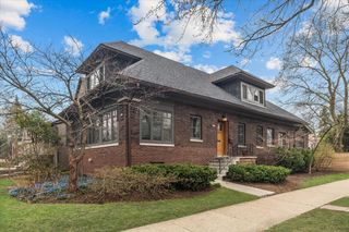2087 W Greenleaf Avenue, Chicago, IL 60645