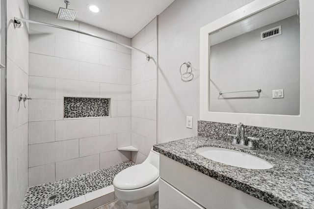 2807 Beauchamp Street 16, Houston, TX 77009