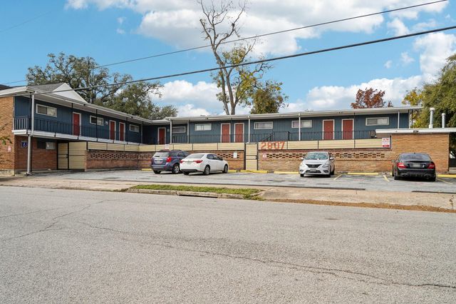 2807 Beauchamp Street 16, Houston, TX 77009