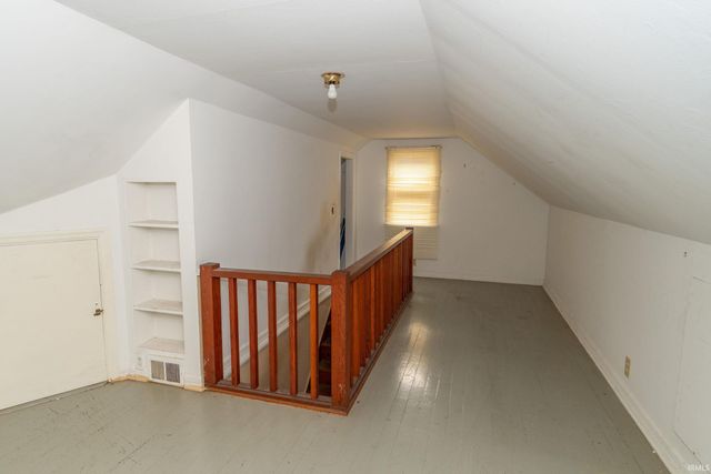 433 Studebaker Street, Mishawaka, IN 46545