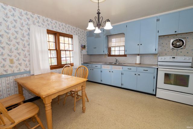 433 Studebaker Street, Mishawaka, IN 46545