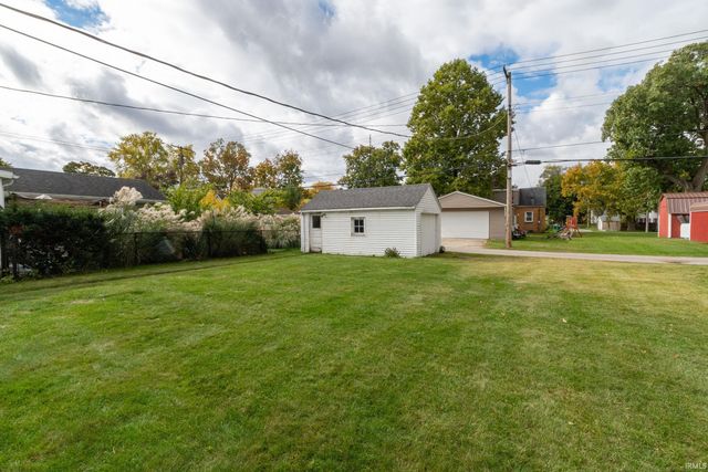 433 Studebaker Street, Mishawaka, IN 46545