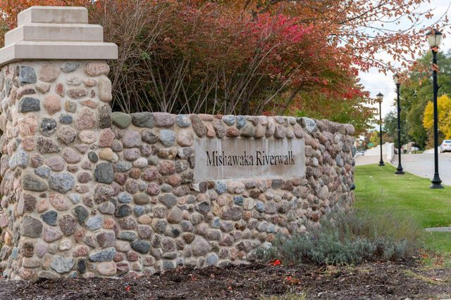 433 Studebaker Street, Mishawaka, IN 46545