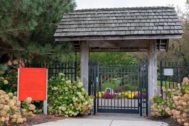 433 Studebaker Street, Mishawaka, IN 46545