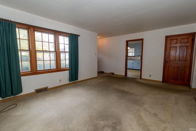 433 Studebaker Street, Mishawaka, IN 46545