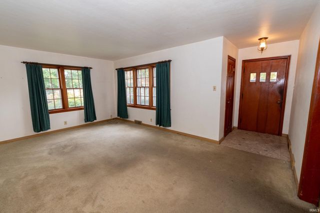 433 Studebaker Street, Mishawaka, IN 46545