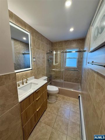 135 Jay Avenue 1, Lyndhurst, NJ 07071