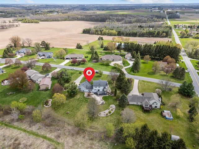W8078 HILLCREST COURT, Hortonville, WI 54944