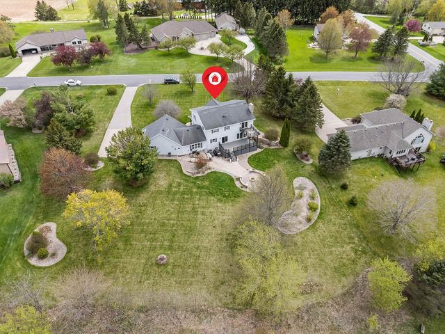 W8078 HILLCREST COURT, Hortonville, WI 54944