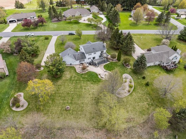 W8078 HILLCREST COURT, Hortonville, WI 54944