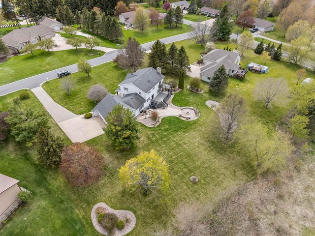 W8078 HILLCREST COURT, Hortonville, WI 54944