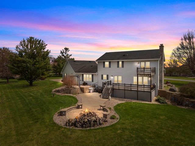 W8078 HILLCREST COURT, Hortonville, WI 54944