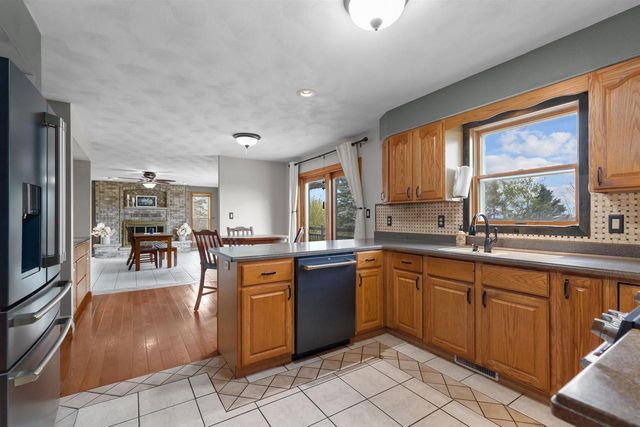 W8078 HILLCREST COURT, Hortonville, WI 54944